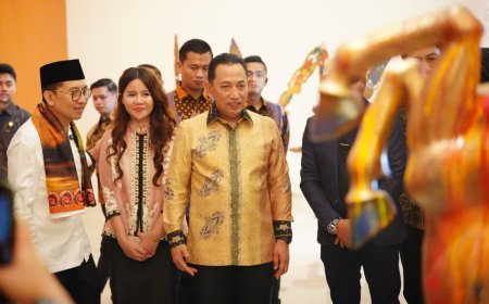 Kapolri Hadiri Pembukaan Pameran Nasirun “Bersimpuh di Kaki Para Guru” di Galeri Nasional Indonesia